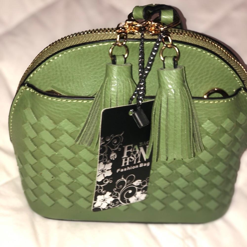 NWT CUTE SMALL CROSSBODY VEGAN BAG/PURSE